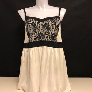 Torrid 3 Women's Top Ivory & Black Lace